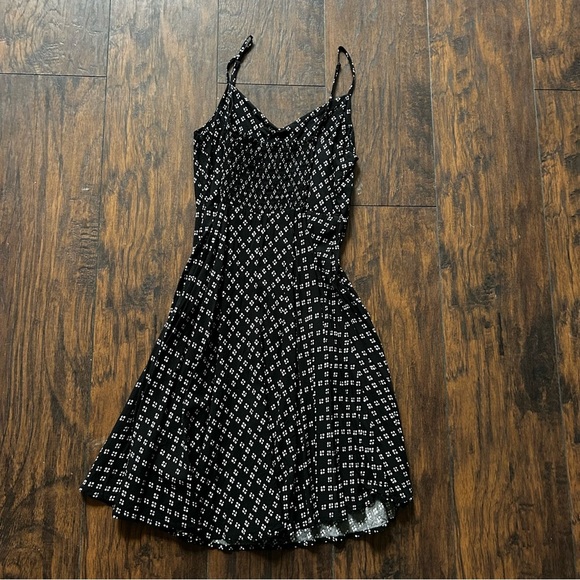 Old Navy, Women, Black and White Dress - Picture 1 of 9